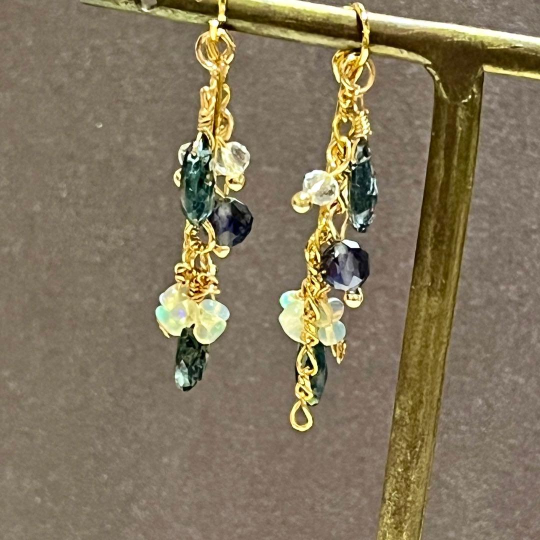 【蒼】インディゴブルーカイヤナイト　エチオピアオパール　チャームピアスイヤリング