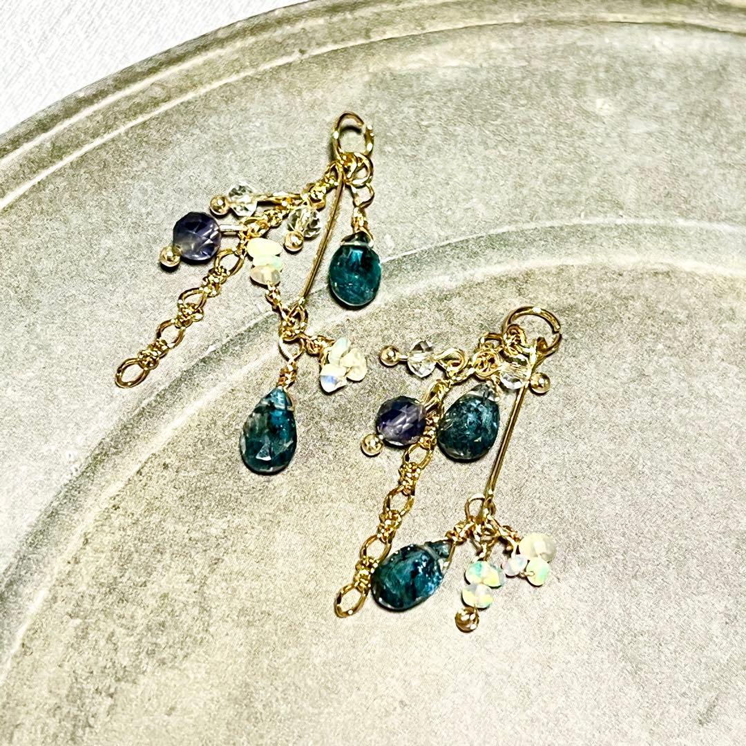 【蒼】インディゴブルーカイヤナイト　エチオピアオパール　チャームピアスイヤリング