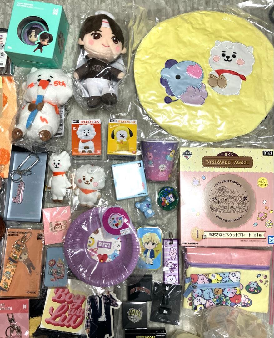 BTS BT21 くじ景品、販売品　まとめ売り　50点以上　ぬいぐるみ、マット他