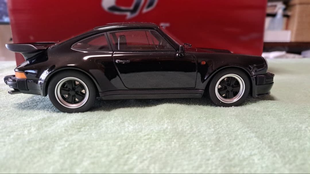 911 Turbo S ミニカー ブラック 1/18