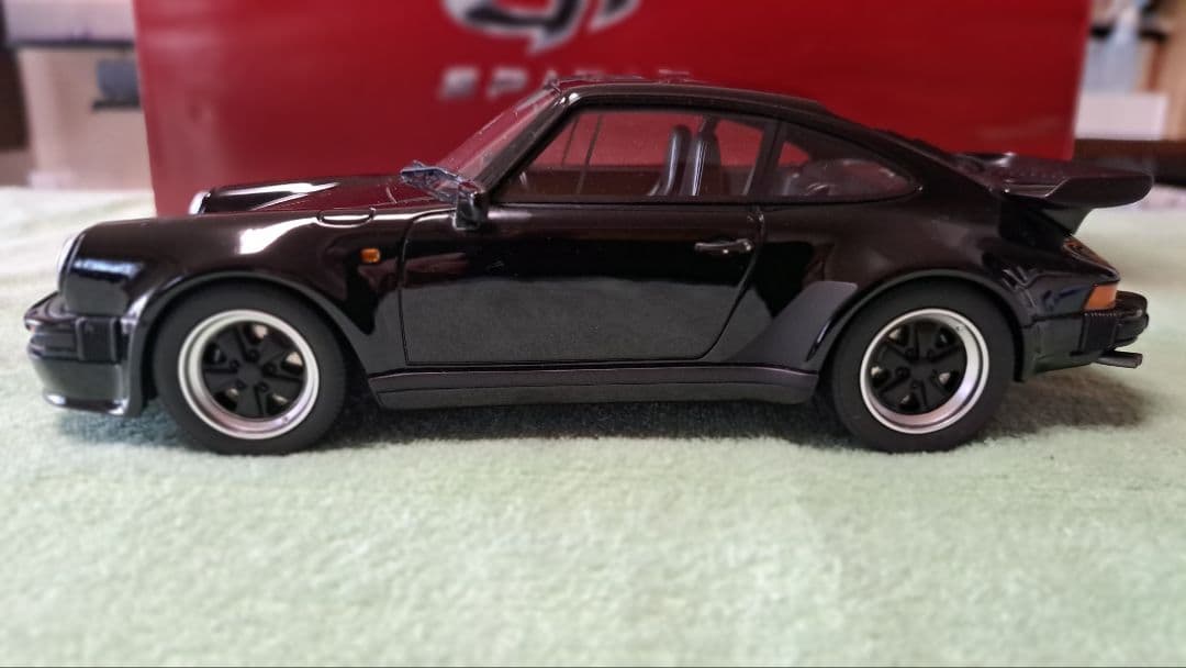 911 Turbo S ミニカー ブラック 1/18