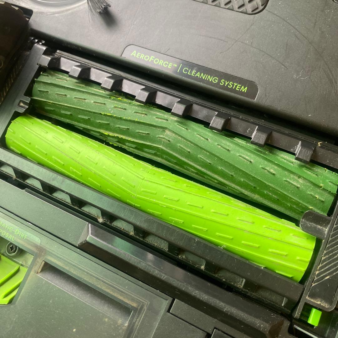 [ジャンク品] ルンバ i3+ / アイロボット 掃除機　自動ゴミ収集機つき