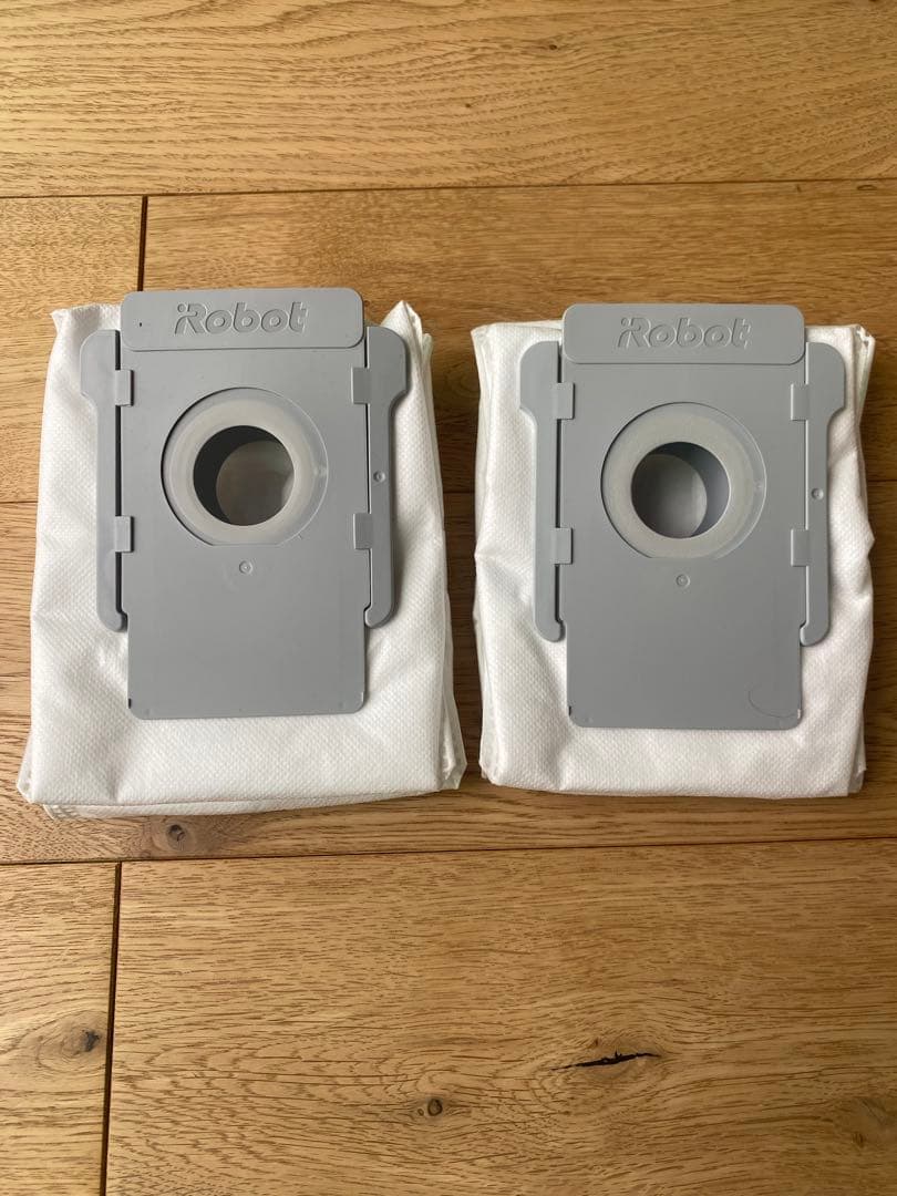 [ジャンク品] ルンバ i3+ / アイロボット 掃除機　自動ゴミ収集機つき