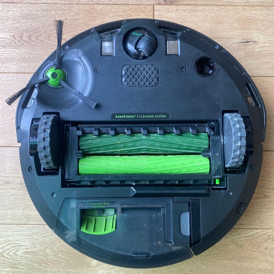 [ジャンク品] ルンバ i3+ / アイロボット 掃除機　自動ゴミ収集機つき