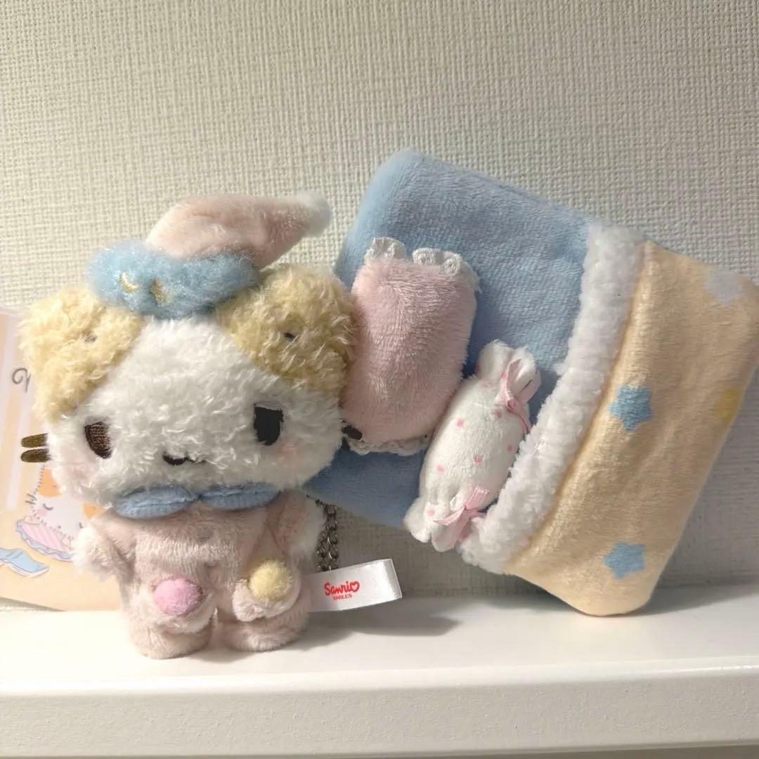 中国限定Sanrio キーホルダー マシュマロみたいなふわふわにゃんこ