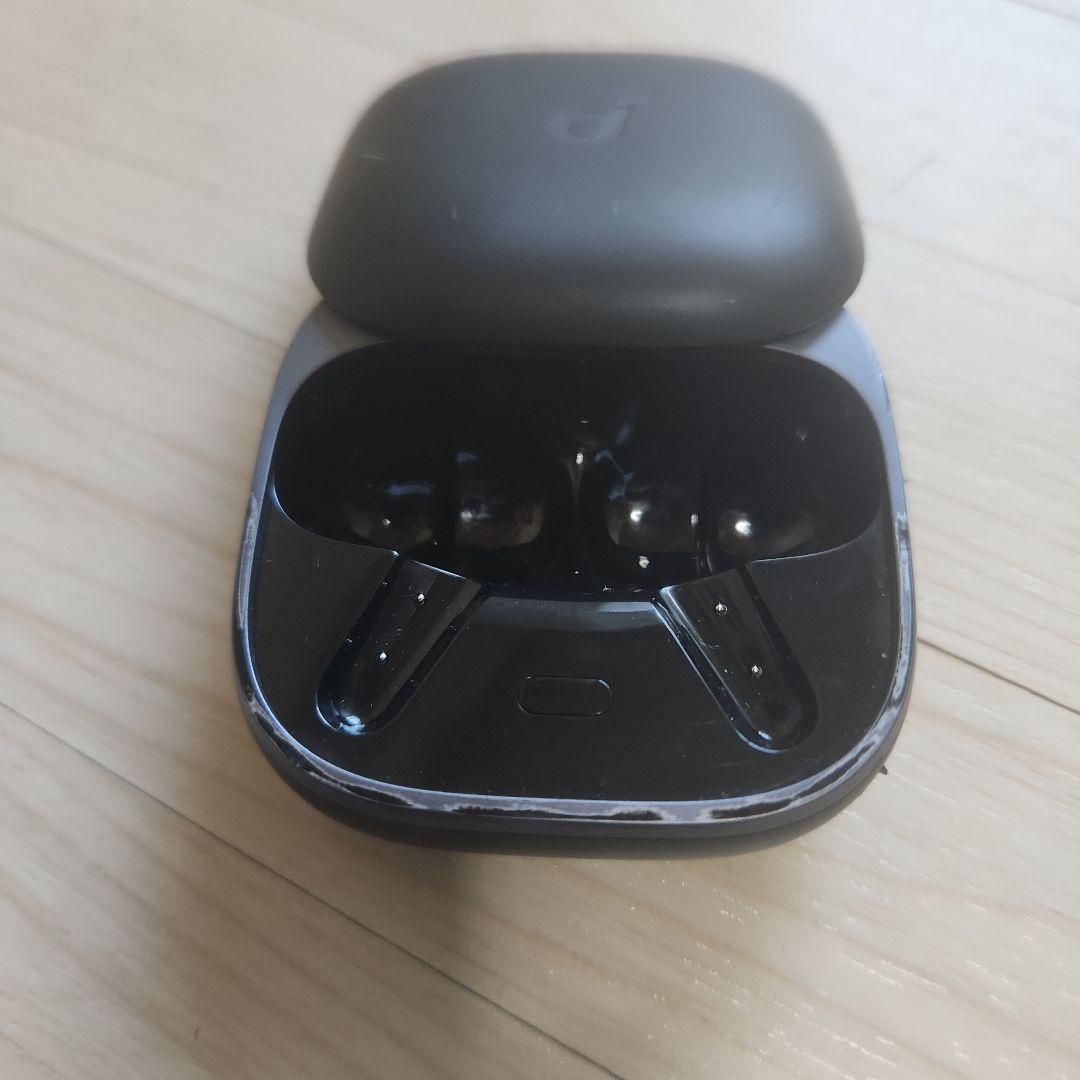 anker soundcore liberty 5　充電ケース