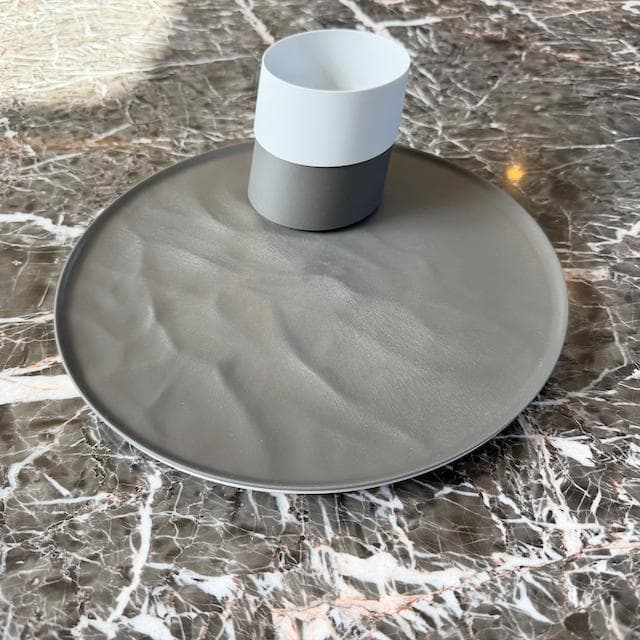 【ARAS】大皿ウェーブ27cm×ななめ小鉢 グレー・ホワイト 2枚セット