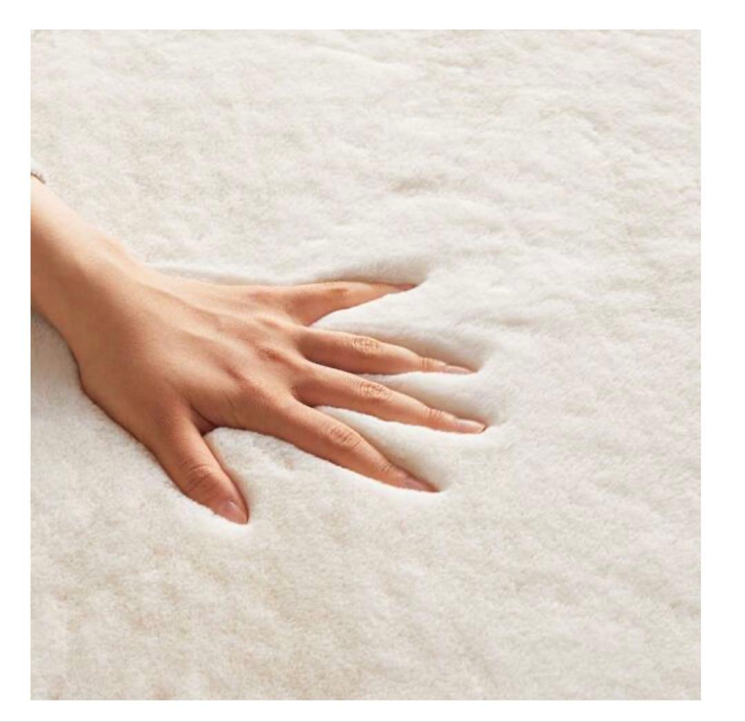 新品　ニトリ　ウサギラグ3　新品未使用　 ラグマット　カーペット　アイボリー