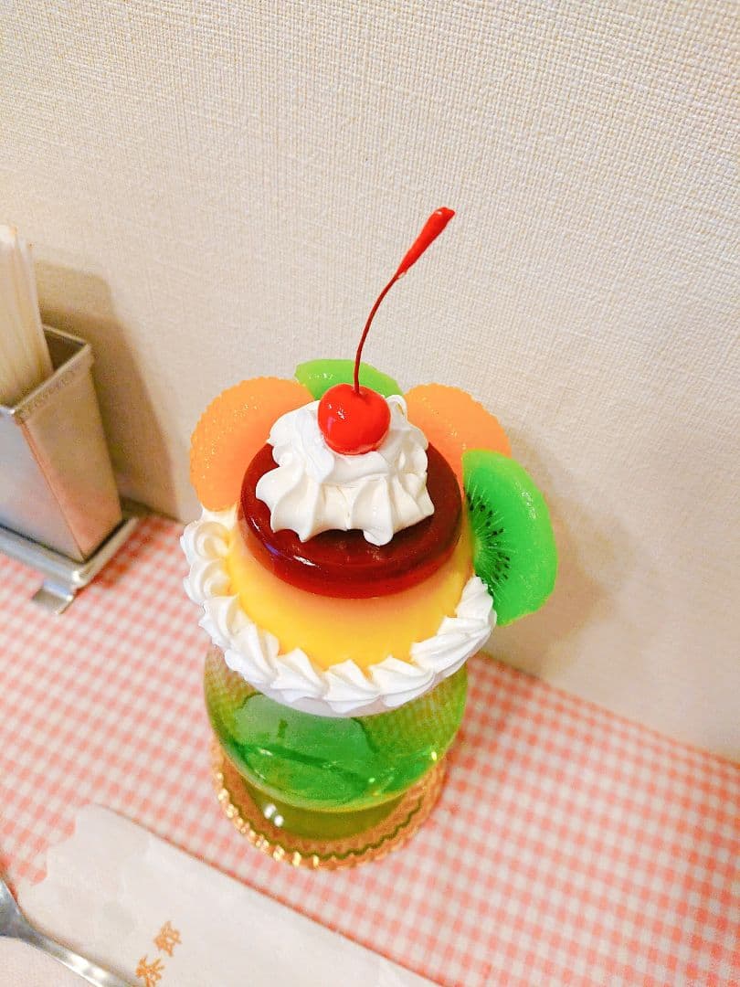 昭和レトロ 純喫茶のプリンのせビッグクリームソーダ 食品サンプル