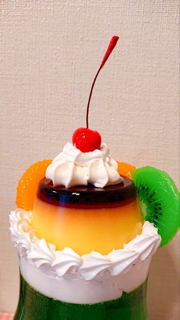 昭和レトロ 純喫茶のプリンのせビッグクリームソーダ 食品サンプル