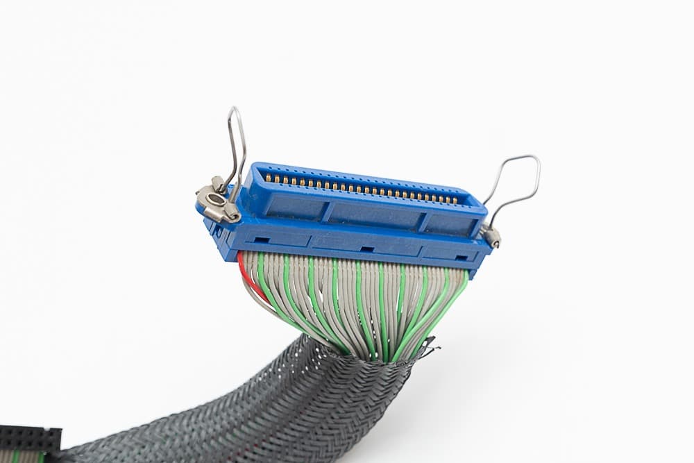 SCSI 内蔵 2コネクタ + アンフェノール (50pin)メス ケーブル
