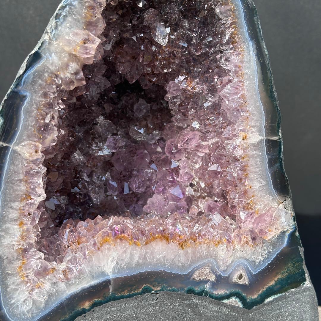 天然石 タイチンルチルクォーツ共生アメジストのドーム　置物共生G.82