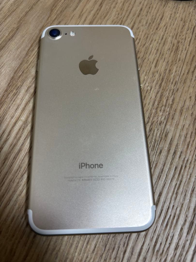 Apple iPhone 7 ゴールド　本体