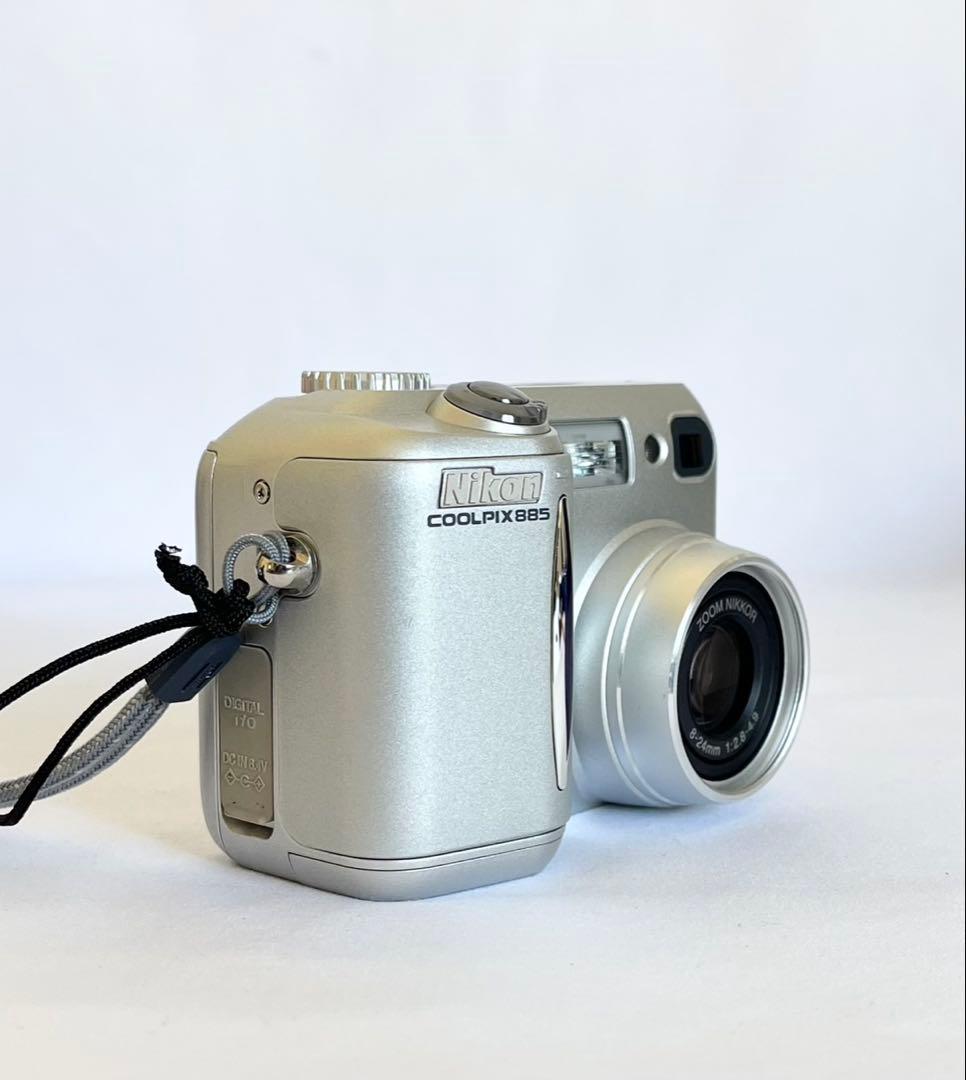 【完動品】Nikon Coolpix 885 デジタルカメラ 動作確認済み