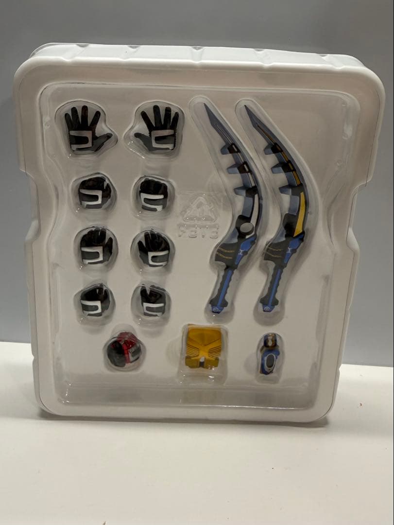 S.H.Figuarts真骨彫製法仮面ライダーカブト ハイパーフォーム 輸送箱