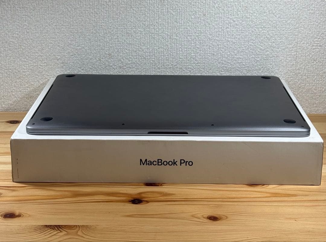 MacBook本体 Apple MacBook Pro 15 2018 i7/16GB/250Gb
