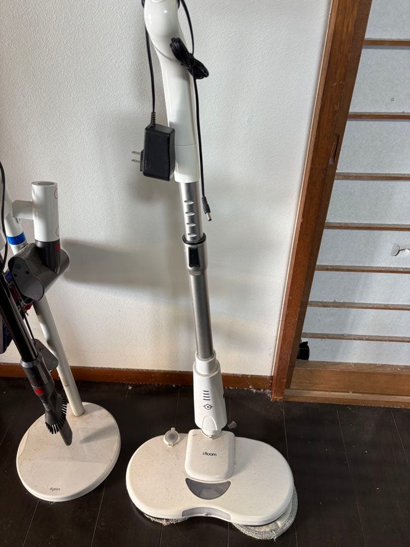 アイルーム　ホワイト スティッククリーナー 本体 充電器付き