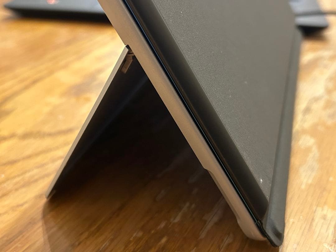 美品　完動品大幅値下　Microsoft Surface GO2 本体と充電器