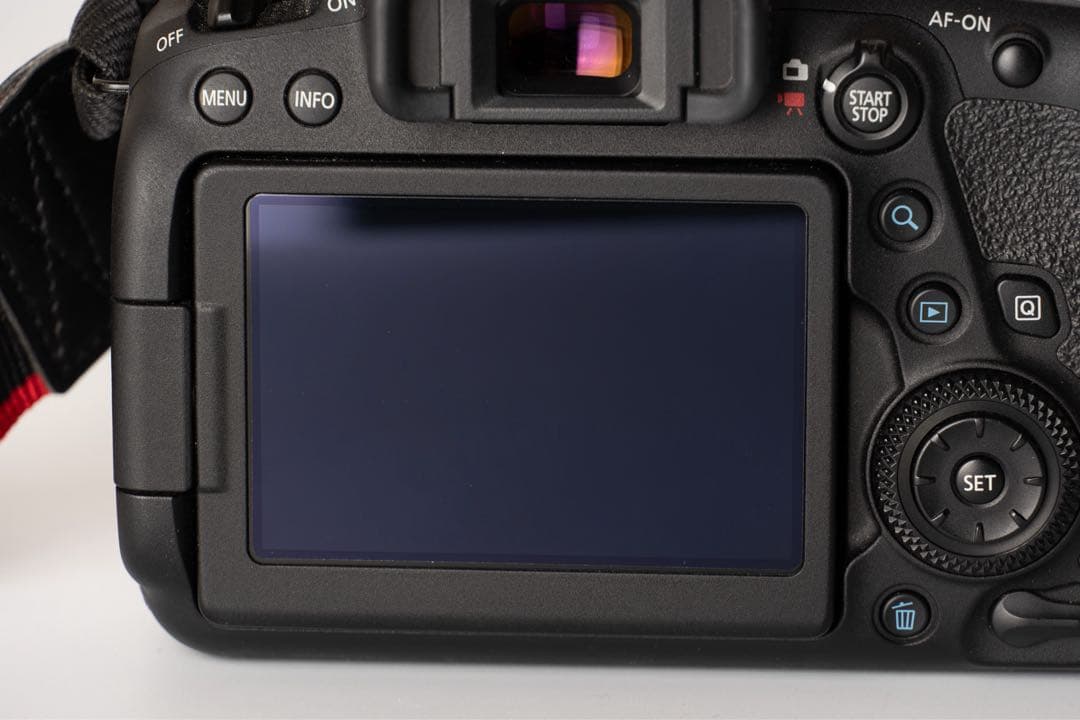 【訳あり】Canon EOS 6D Mark II ボディ・バッテリーレンズ