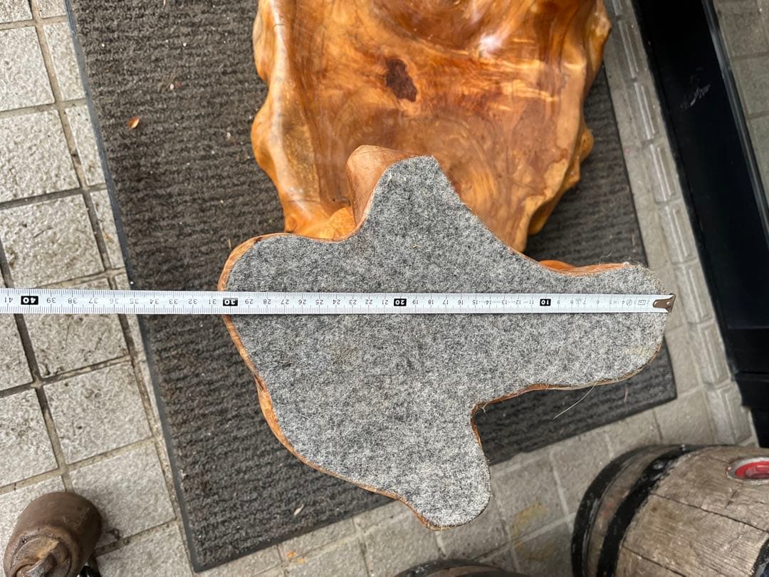 一枚板座卓、一本木座卓、切り株座卓、自然木彫り込み座卓、コブ付き彫り込み座卓