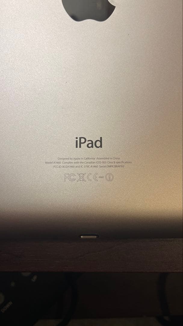 Apple iPad シルバー 4世代 (iPad 4th Gen)