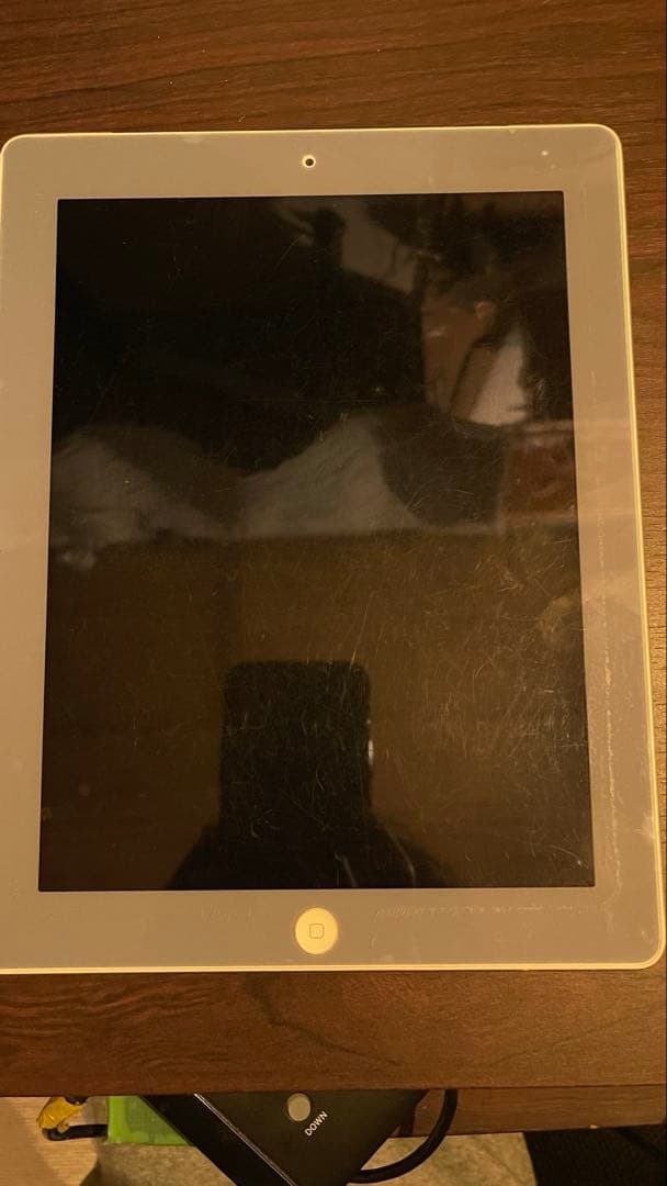 Apple iPad シルバー 4世代 (iPad 4th Gen)