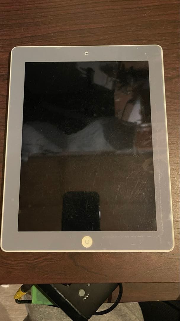 Apple iPad シルバー 4世代 (iPad 4th Gen)