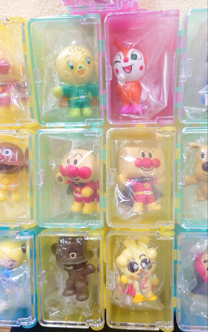 アンパンマンミュージアム　コレクション フィギュア　ケースがつながる