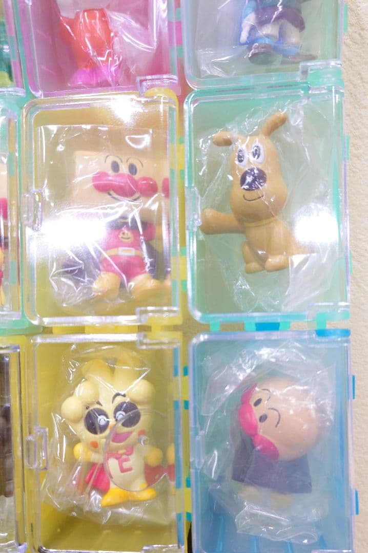 アンパンマンミュージアム　コレクション フィギュア　ケースがつながる