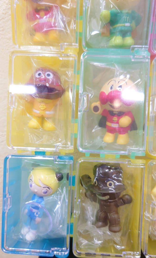 アンパンマンミュージアム　コレクション フィギュア　ケースがつながる