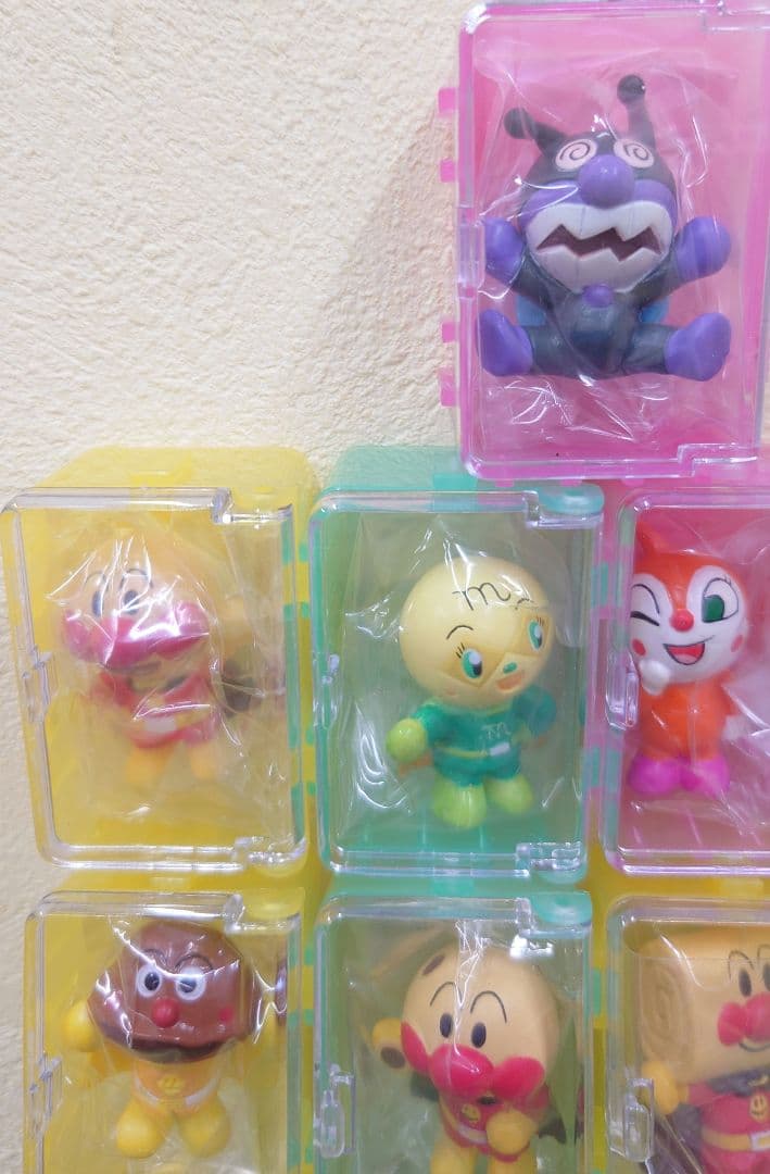アンパンマンミュージアム　コレクション フィギュア　ケースがつながる