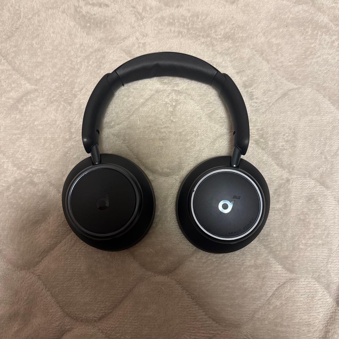 ブラックワイヤレスヘッドホン