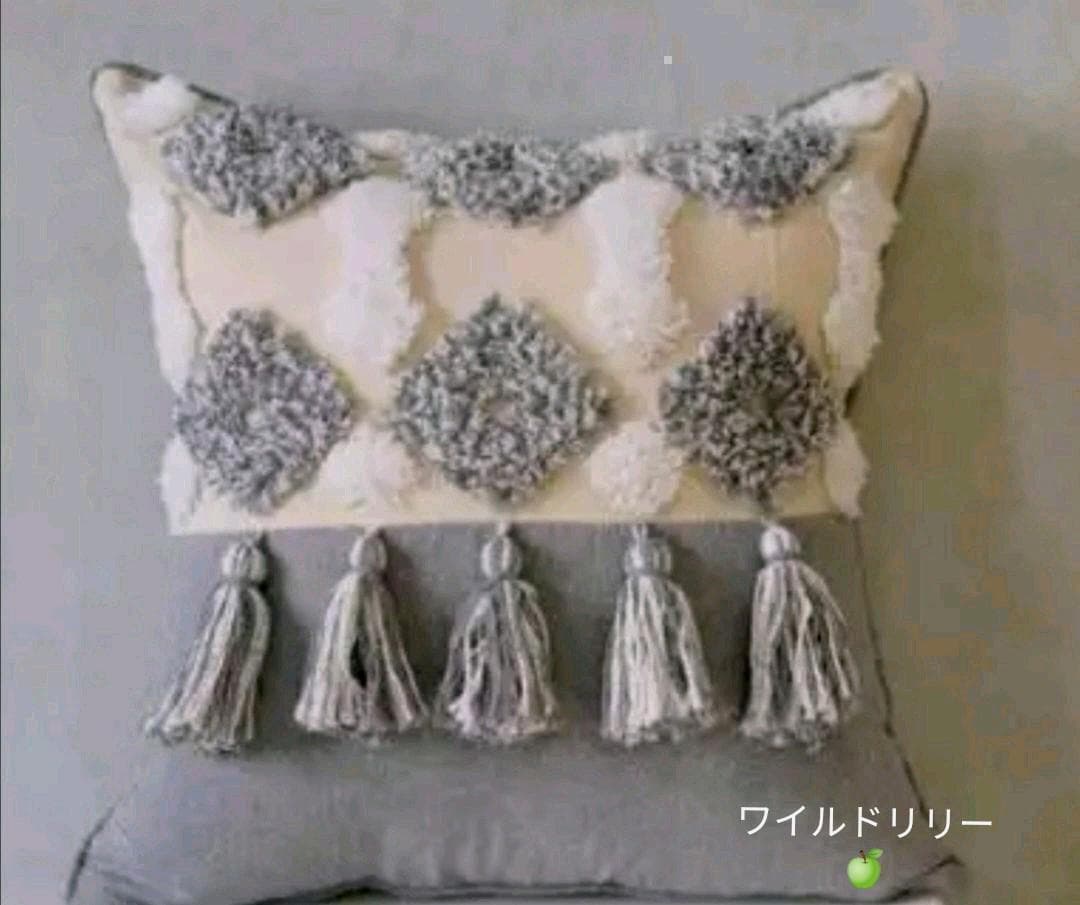 クッションカバー　北欧スタイル　タッセル　グレー　フランフラン　ニトリ　IKEA