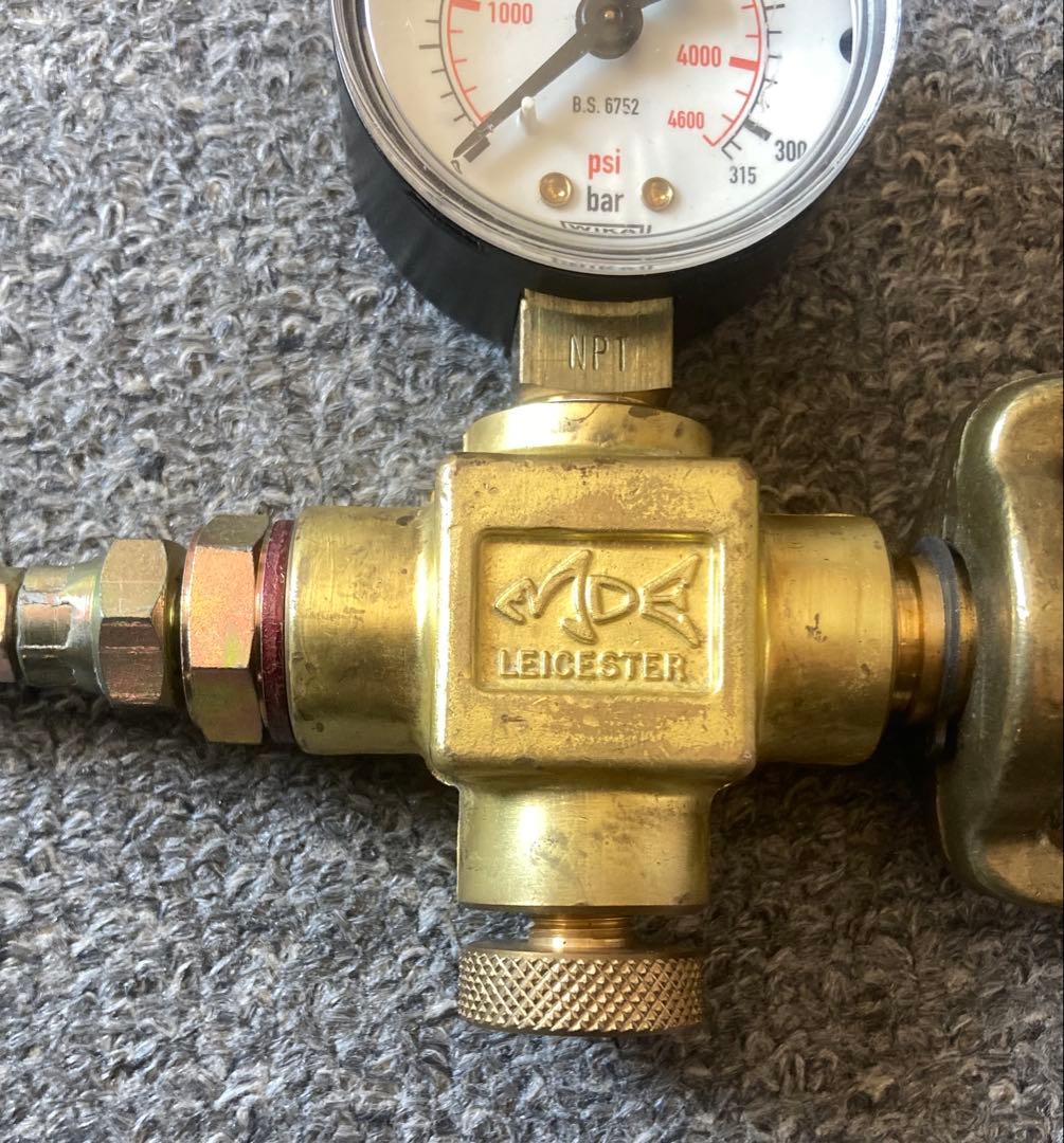 ジャンク品 ボンベアダプター