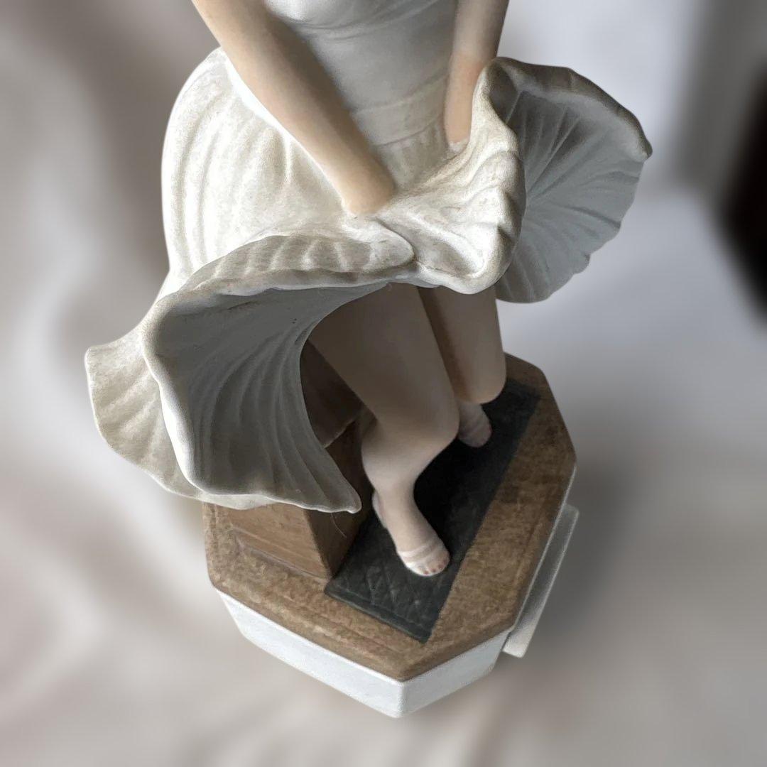 マリリンモンロー　七年目の浮気　バーボンウイスキーカラビン