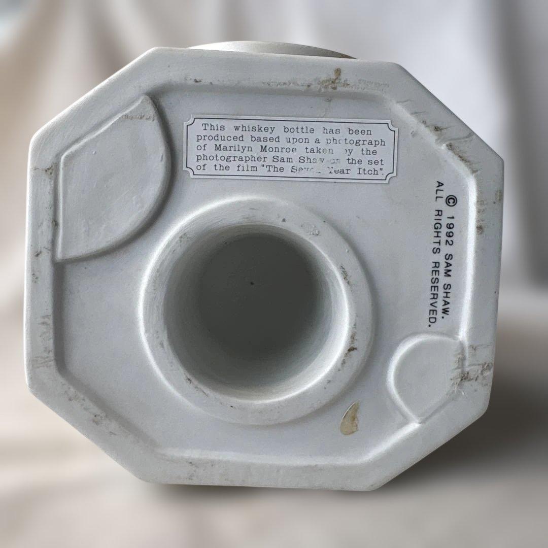 マリリンモンロー　七年目の浮気　バーボンウイスキーカラビン