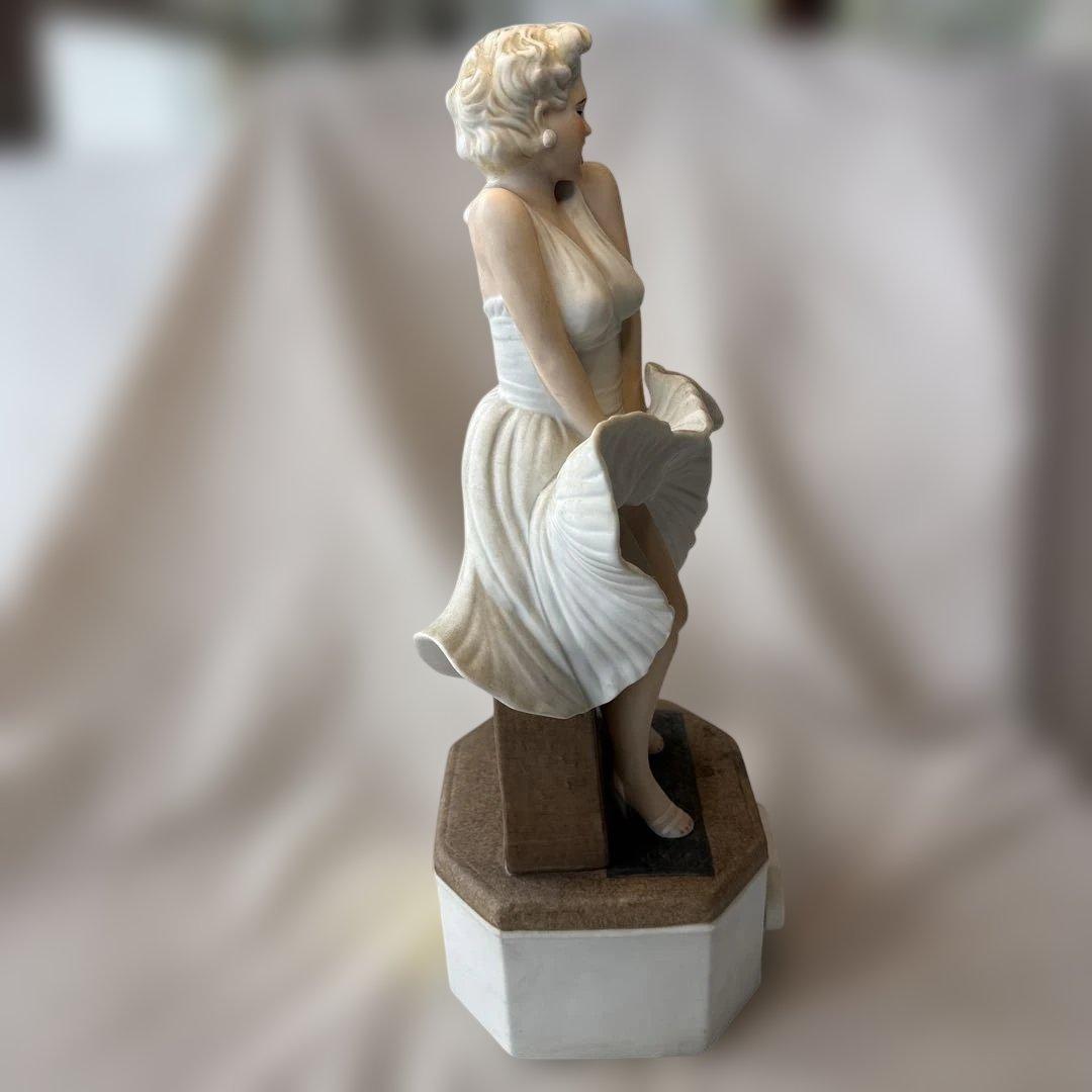 マリリンモンロー　七年目の浮気　バーボンウイスキーカラビン