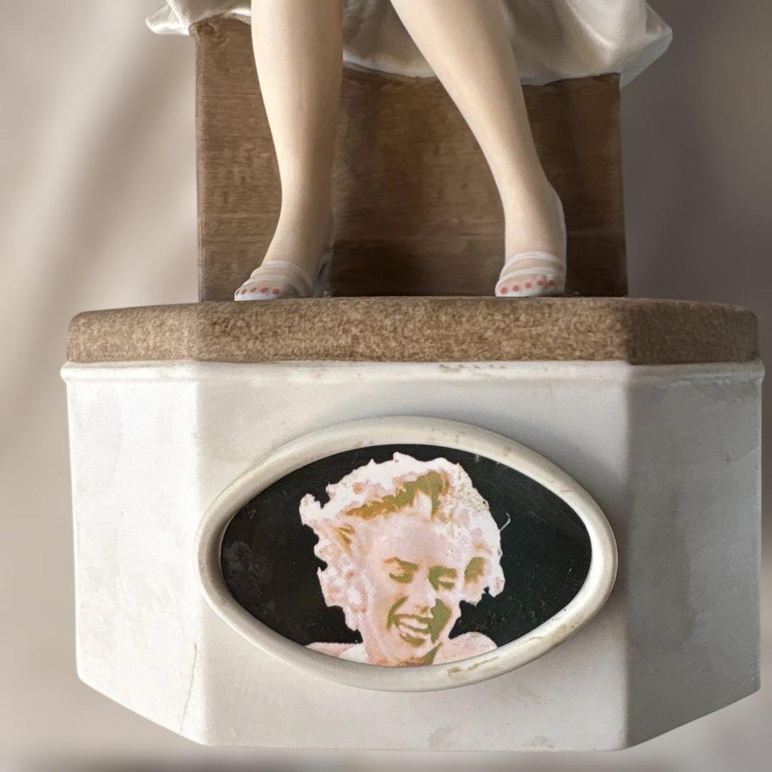 マリリンモンロー　七年目の浮気　バーボンウイスキーカラビン