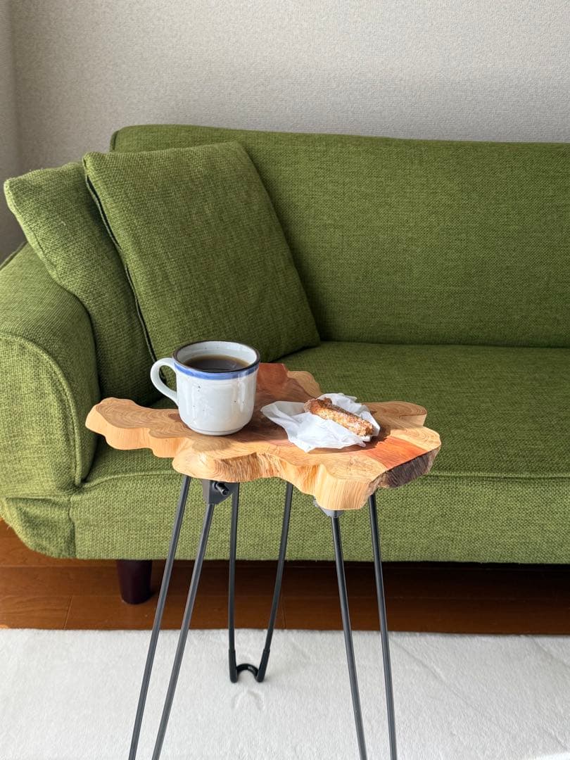 ミニ　コーヒーテーブル　サイドテーブル　天然木　一枚板(k008)一点もの