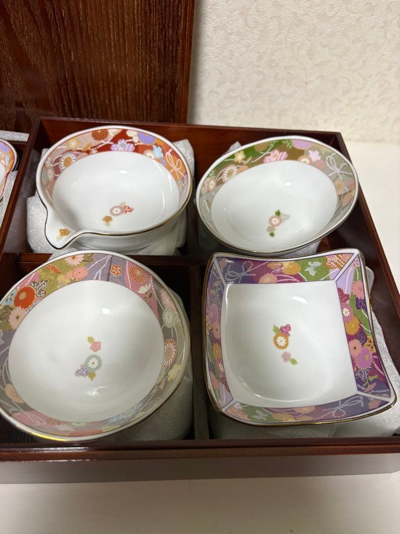 花柄陶器食器セット 8個 木製収納箱付き