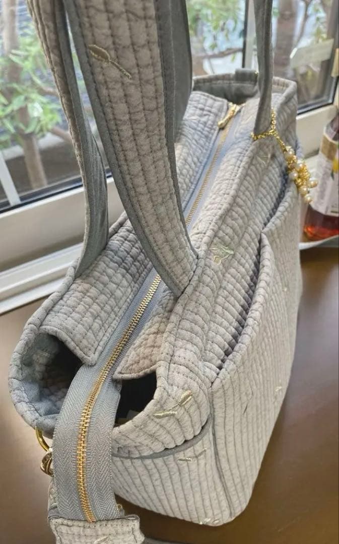 程よいサイズでポケットいっぱいヌビバッグ　グレー×チューリップ　ハンドメイド