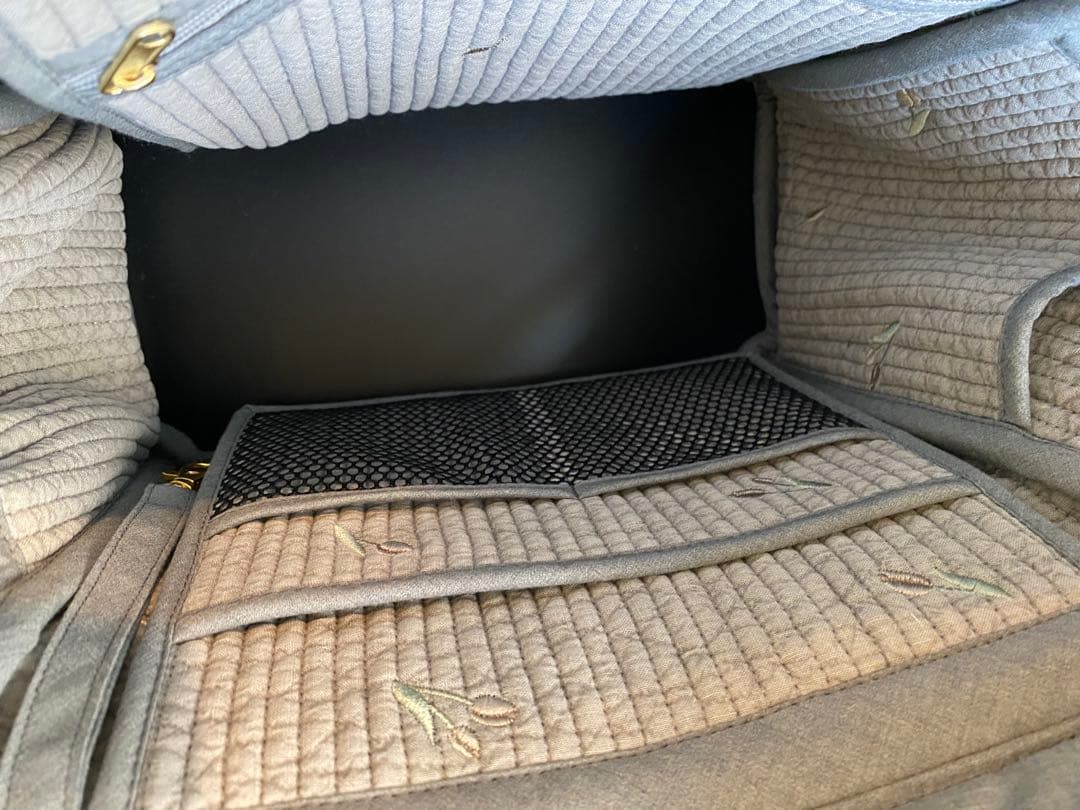 程よいサイズでポケットいっぱいヌビバッグ　グレー×チューリップ　ハンドメイド