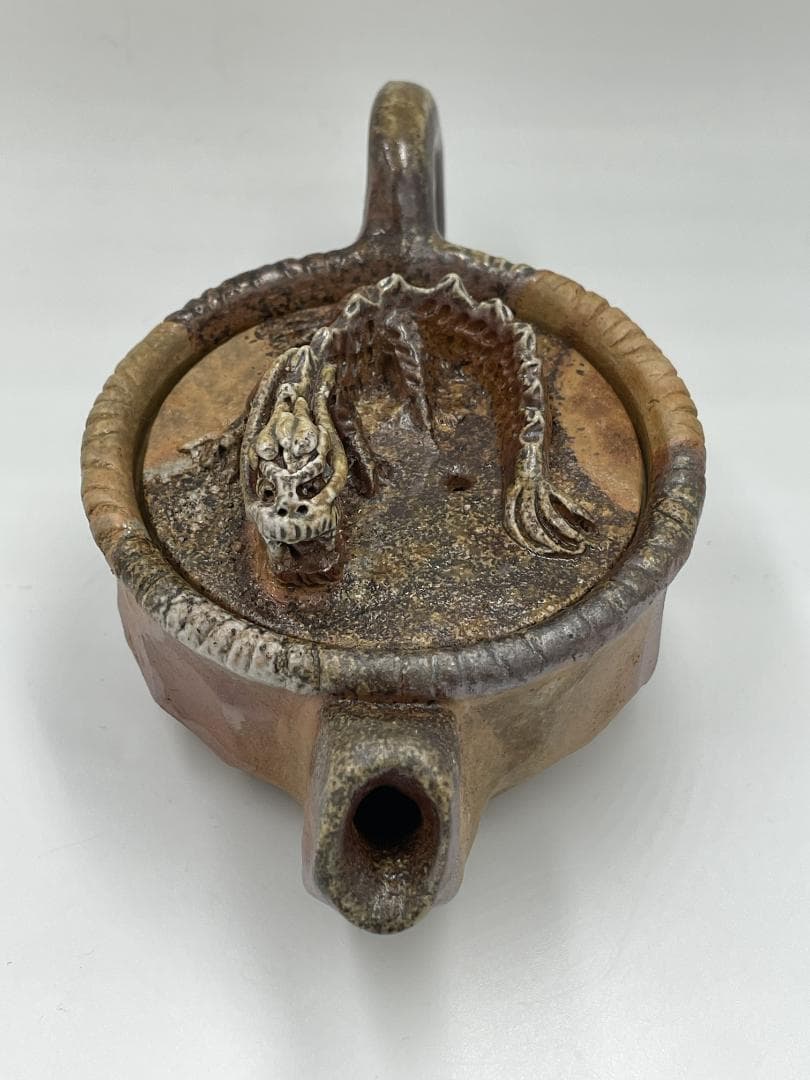 備前焼　ドラゴンつまみの後ろ手急須　KQ-001