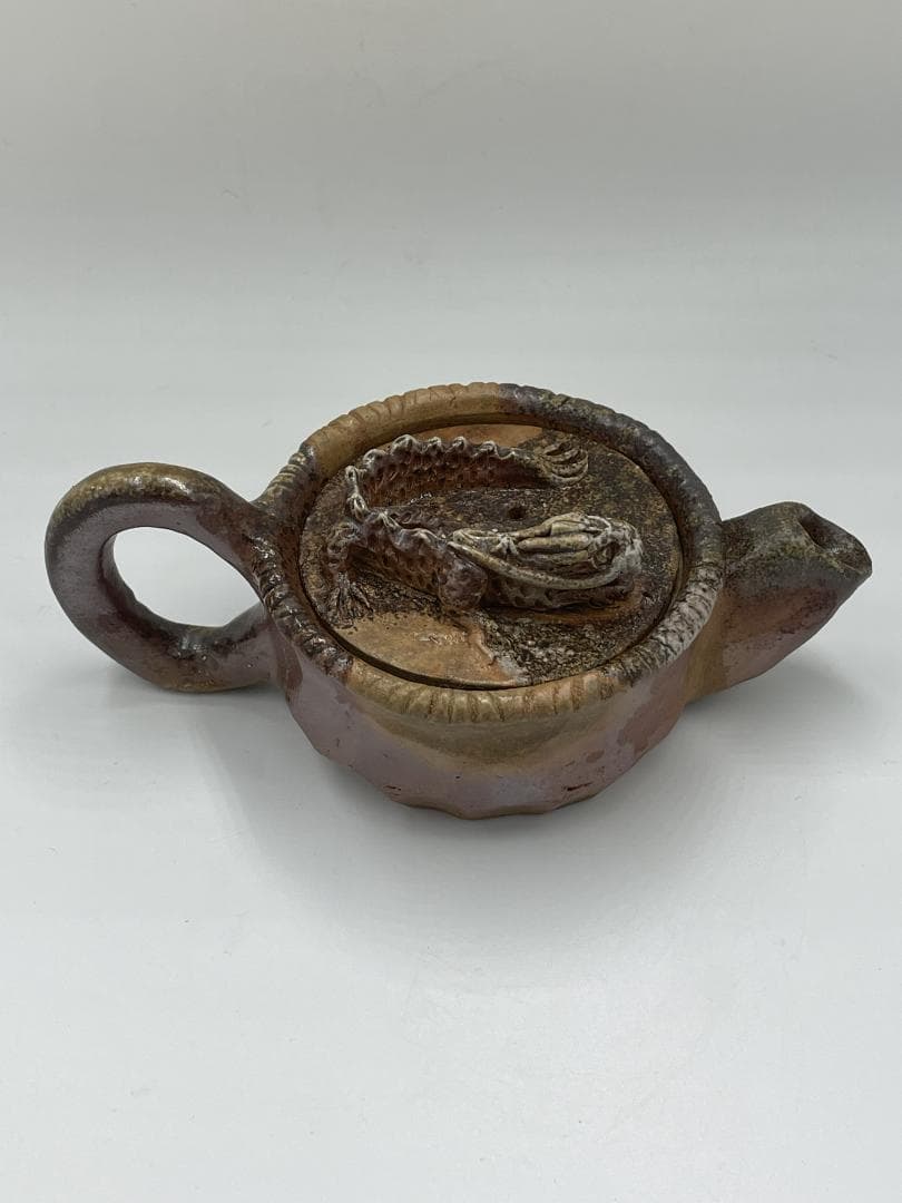 備前焼　ドラゴンつまみの後ろ手急須　KQ-001