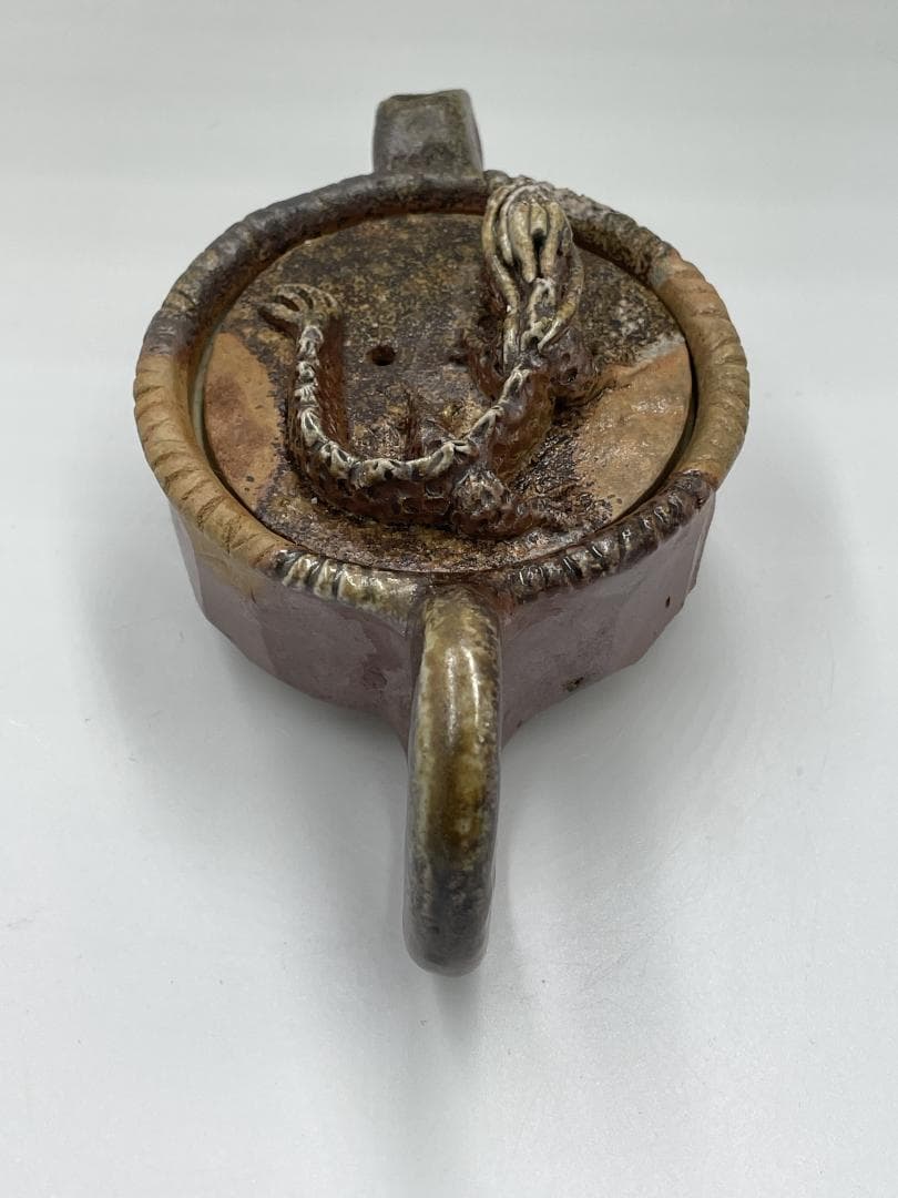 備前焼　ドラゴンつまみの後ろ手急須　KQ-001