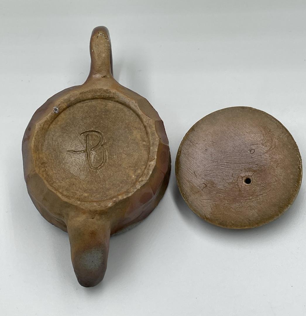 備前焼　ドラゴンつまみの後ろ手急須　KQ-001