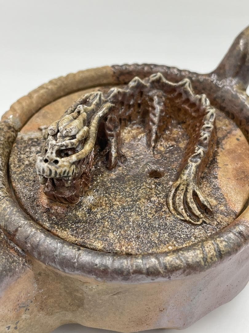 備前焼　ドラゴンつまみの後ろ手急須　KQ-001