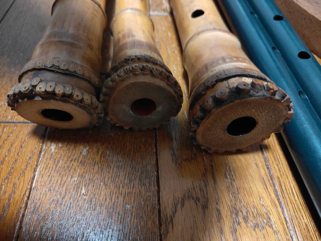 和 尺八 竹製 銘有 楽器 縦笛 木製台座 オブジェ 虚無僧