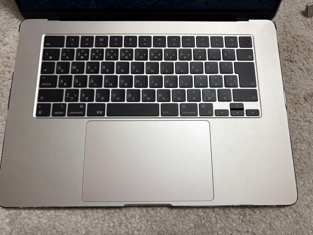 Apple MacBook Air15インチ本体 (透明カバー付き)