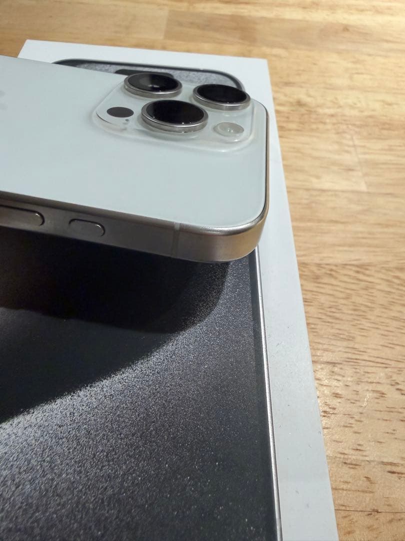 Apple iPhone 15 Pro スペースブラック 本体